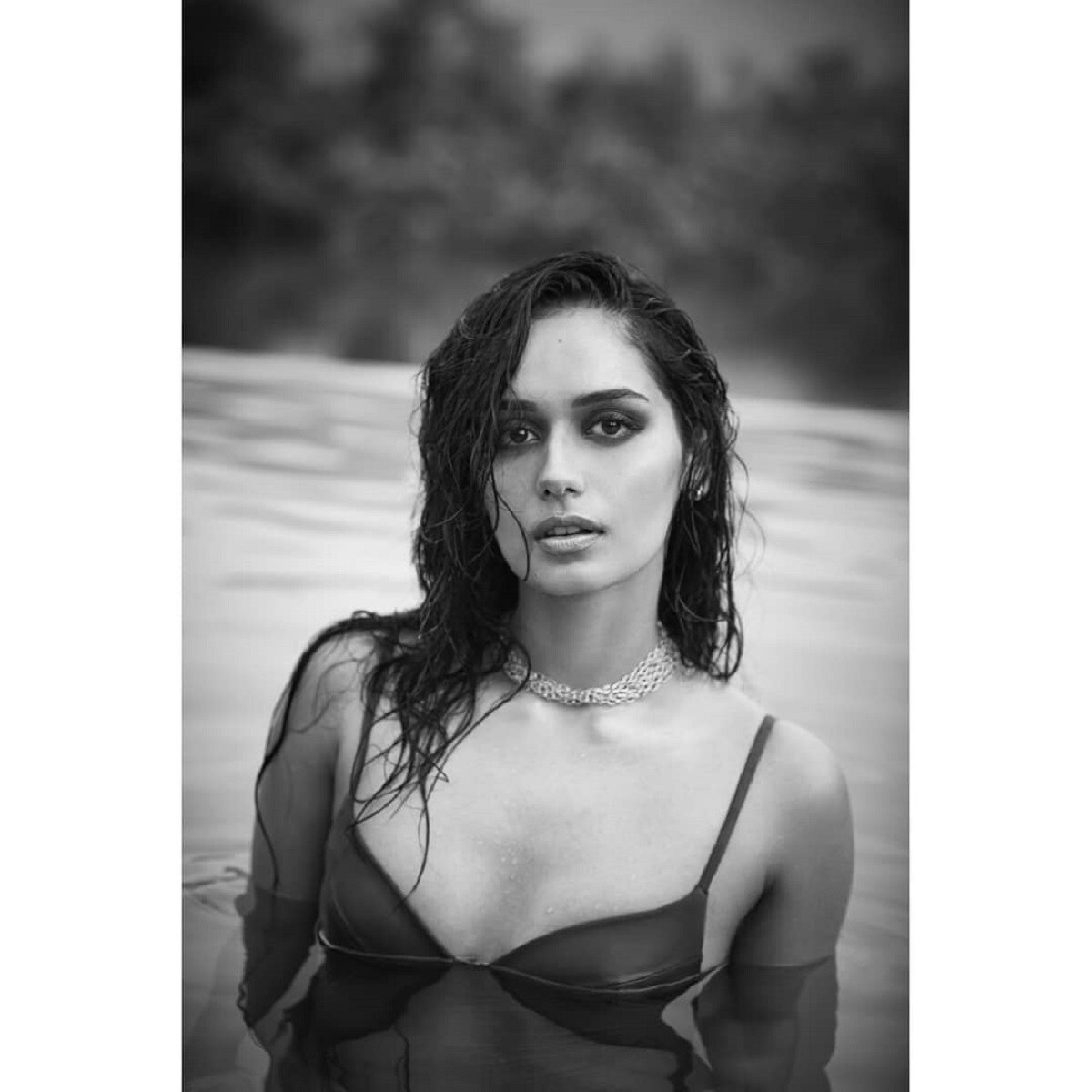 মলদ্বীপের সমুদ্রে বোট চালাতে দেখা যায় মানুষীকে। শুধু তাই নয় নানা পোশাকে বিশেষ করে বিকিনিতে মোহময়ী হয়ে ওঠেন মানুষী। photo source Instagram মলদ্বীপের সমুদ্রে বোট চালাতে দেখা যায় মানুষীকে। শুধু তাই নয় নানা পোশাকে বিশেষ করে বিকিনিতে মোহময়ী হয়ে ওঠেন মানুষী। photo source Instagram