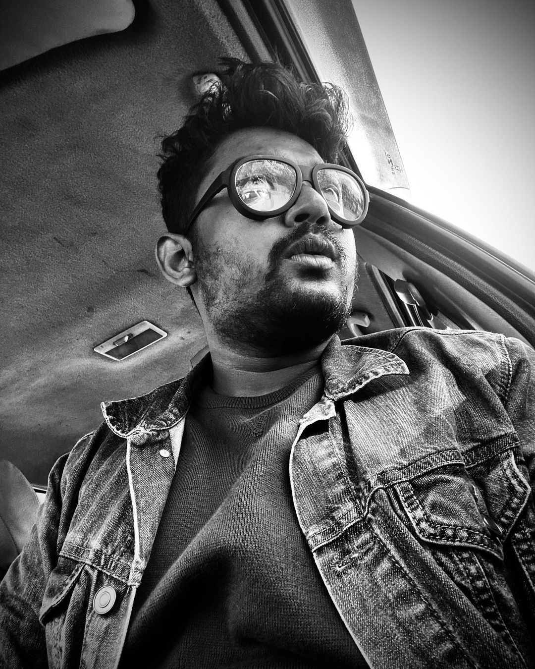 • এর আগে গায়িকা ইমন চক্রবর্তীর সঙ্গে বহু বছরের প্রেমের সম্পর্ক ছিল শোভনের । সেই সম্পর্ক এখন অতীত । ইমন এখন নীলাঞ্জন ঘোষের সঙ্গে সংসার পাততে চলেছেন । ছবি-ইনস্টাগ্রাম । • এর আগে গায়িকা ইমন চক্রবর্তীর সঙ্গে বহু বছরের প্রেমের সম্পর্ক ছিল শোভনের । সেই সম্পর্ক এখন অতীত । ইমন এখন নীলাঞ্জন ঘোষের সঙ্গে সংসার পাততে চলেছেন । ছবি-ইনস্টাগ্রাম ।