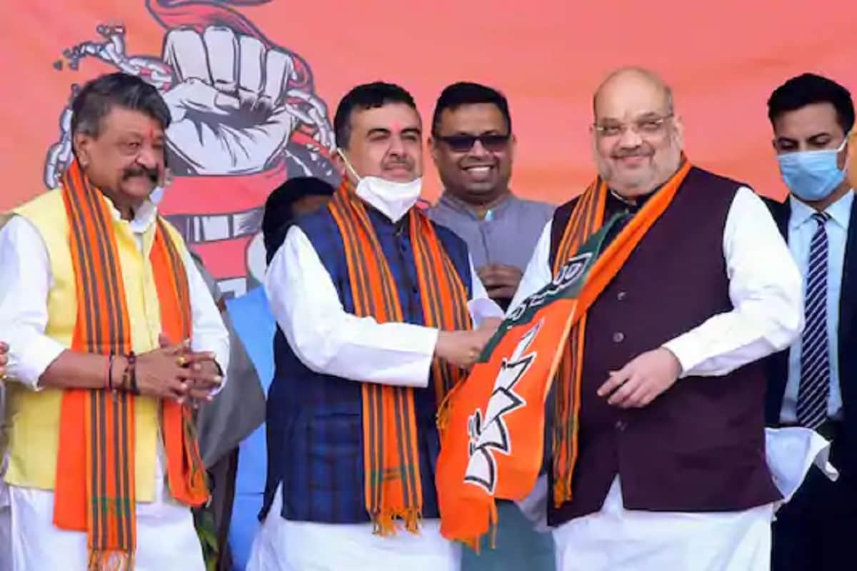 অমিত শাহ বলেন, ১৯৬০ সালে বাংলা ১ থেকে ৩ এর মধ্যে ছিল। এখন অনেক পিছিয়ে গিয়েছে।ফার্মাসিকিউটাল ৭০% নেমে গিয়েছে। প্রতি ব্যক্তি আয়ের নিরিখে ২২তম স্থানে। অমিত শাহ বলেন, ১৯৬০ সালে বাংলা ১ থেকে ৩ এর মধ্যে ছিল। এখন অনেক পিছিয়ে গিয়েছে।ফার্মাসিকিউটাল ৭০% নেমে গিয়েছে। প্রতি ব্যক্তি আয়ের নিরিখে ২২তম স্থানে।
