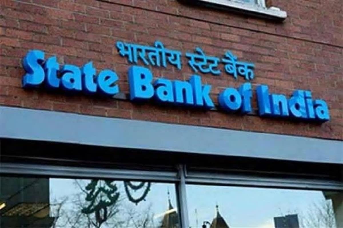 অক্টোবর মানে দুর্গাপুজোর মাস। এ মাসের শুরুতে ২ অক্টোবর গান্ধি জয়ন্তীতে জাতীয় ছুটি। ৯ তারিখ দ্বিতীয় শনিবার। পুজোর ছুটি ১৩-১৫ তারিখ। এর পরেই রয়েছে ১৮ অক্টোবর ইদ ই মিলানের ছুটি। ২৩ ডিসেম্বর রয়েছে চতুর্থ শনিবার। এই কদিন ব্যাঙ্কের দরজা বন্ধ থাকবে। অক্টোবর মানে দুর্গাপুজোর মাস। এ মাসের শুরুতে ২ অক্টোবর গান্ধি জয়ন্তীতে জাতীয় ছুটি। ৯ তারিখ দ্বিতীয় শনিবার। পুজোর ছুটি ১৩-১৫ তারিখ। এর পরেই রয়েছে ১৮ অক্টোবর ইদ ই মিলানের ছুটি। ২৩ ডিসেম্বর রয়েছে চতুর্থ শনিবার। এই কদিন ব্যাঙ্কের দরজা বন্ধ থাকবে।