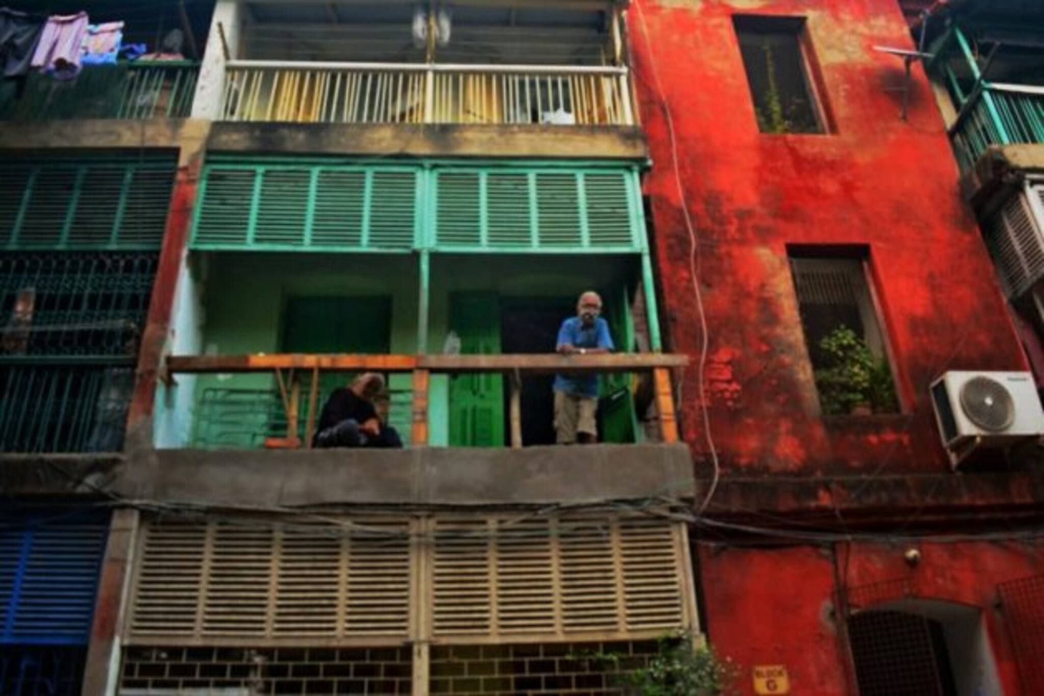 'ওঁরা কেউ এবার ফিরবে না', ক্রিসমাসের মুখে বো ব্যারাকের চোখ জ‌োড়া বিষাদ