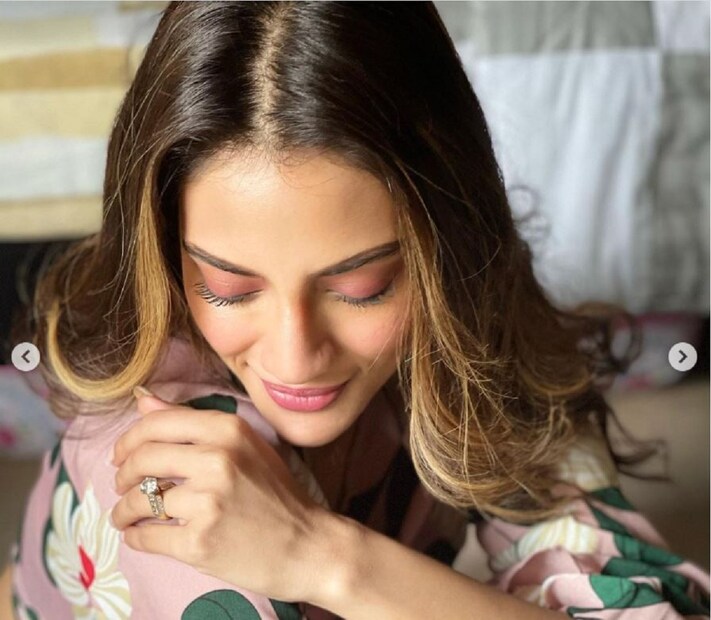 এর পর সকলে নুসরতের প্রসংশা করে লেখেন, সত্যিই তিনি অন্যরকম। সবার থেকে আলাদা। সকলে নুসরতকে শুভেচ্ছাও জানিয়েছেন। photo source Instagram 