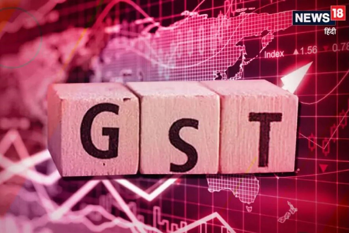 ৩. ক্ষুদ্র ব্যবসায়ীদের ক্ষেত্রে GST-র নিয়মে পরিবর্তন-আগামিকাল থেকে বছরে ১২টির বদলে ৪টি সেলস রিটার্ন বা GSTR-3B জমা দিতে হবে ক্ষুদ্র ব্যবসায়ীদের। এ ক্ষেত্রে ৫ কোটি টাকা পর্যন্ত যাঁদের আয়, তাঁদের ক্ষেত্রেই এই নিয়ম বলবৎ হবে। এই নতুন নিয়মের আয়তায় পড়বেন প্রায় ৯৪ লক্ষ করদাতা। ৩. ক্ষুদ্র ব্যবসায়ীদের ক্ষেত্রে GST-র নিয়মে পরিবর্তন-আগামিকাল থেকে বছরে ১২টির বদলে ৪টি সেলস রিটার্ন বা GSTR-3B জমা দিতে হবে ক্ষুদ্র ব্যবসায়ীদের। এ ক্ষেত্রে ৫ কোটি টাকা পর্যন্ত যাঁদের আয়, তাঁদের ক্ষেত্রেই এই নিয়ম বলবৎ হবে। এই নতুন নিয়মের আয়তায় পড়বেন প্রায় ৯৪ লক্ষ করদাতা।