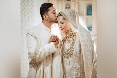 সত্যিই তাই! প্রেমে দুজনেই এখন হাবুডুবু খাচ্ছেন। তাঁদের সম্পর্ক নিয়ে জায়েদের একই বক্তব্য। তিনি বলেন, “তাঁদের মধ্যে বোঝাপড়া রয়েছে যথেষ্ট। কোনও সমস্যায় পড়লে তাঁরা এক সঙ্গে সেই সমস্যার সমাধান করেন”। সত্যিই তাই! প্রেমে দুজনেই এখন হাবুডুবু খাচ্ছেন। তাঁদের সম্পর্ক নিয়ে জায়েদের একই বক্তব্য। তিনি বলেন, “তাঁদের মধ্যে বোঝাপড়া রয়েছে যথেষ্ট। কোনও সমস্যায় পড়লে তাঁরা এক সঙ্গে সেই সমস্যার সমাধান করেন”।