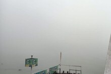 ঘন কুয়াশায় থমকে যাচ্ছে ভাগীরথীতে খেয়া পারাপার, চরম সমস্যায় নিত্যযাত্রীরা