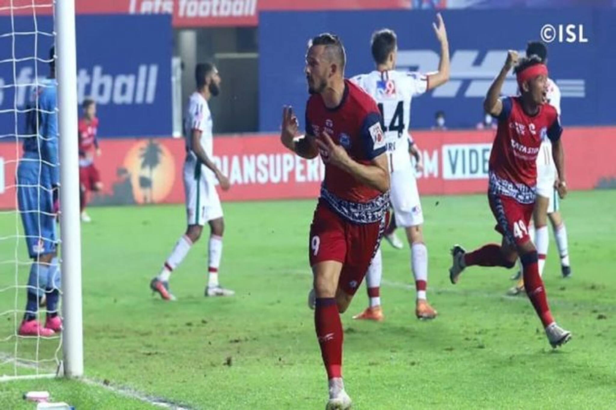 ভালকিসের জোড়া গোল, আইএসএল-এ প্রথম হার এটিকে মোহনবাগানের