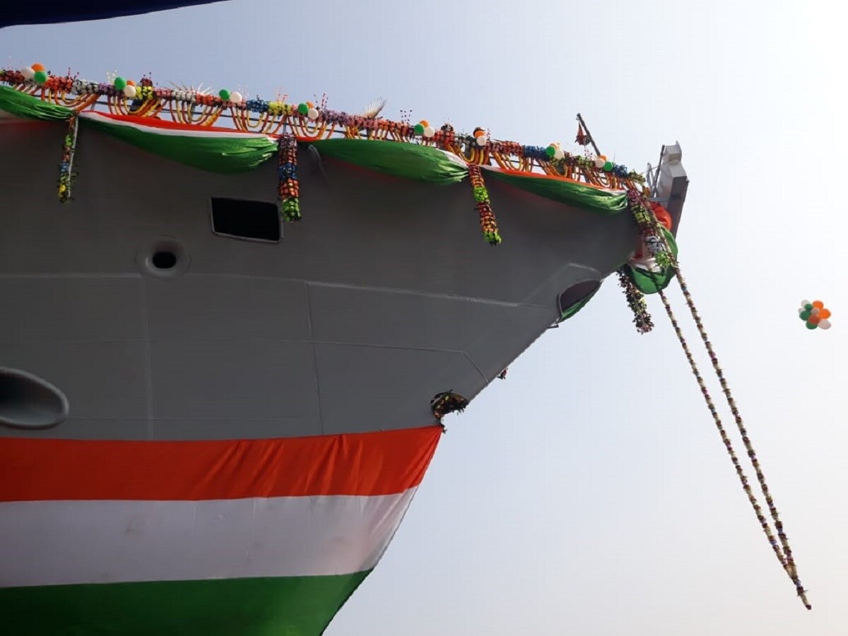 •ইঞ্জিন- লেন্থ- 138 m, স্পিড 28 নট,শত্রুপক্ষের জাহাজ ও সাবমেরিন এর রাডার ডিটেকশন, জ্যাম করা যায়৷ 1.রণতরীর ইঞ্জিন এর আওয়াজ কম করে৷2. রণতরী চলার সময়ে প্রপেলার চলার জন্য জলে কম্পন কম, যাতে শত্রুপক্ষের জাহাজ ও সাবমেরিন না ধরতে পারে তার জন্য একোস্টিক signature বা ভয়েস কম হবে৷3. থার্মাল signature like heat Subpression সিস্টেম থাকছে৷ ইনফারেড signature কে কম করে দেয় •ইঞ্জিন- লেন্থ- 138 m, স্পিড 28 নট,শত্রুপক্ষের জাহাজ ও সাবমেরিন এর রাডার ডিটেকশন, জ্যাম করা যায়৷ 1.রণতরীর ইঞ্জিন এর আওয়াজ কম করে৷2. রণতরী চলার সময়ে প্রপেলার চলার জন্য জলে কম্পন কম, যাতে শত্রুপক্ষের জাহাজ ও সাবমেরিন না ধরতে পারে তার জন্য একোস্টিক signature বা ভয়েস কম হবে৷3. থার্মাল signature like heat Subpression সিস্টেম থাকছে৷ ইনফারেড signature কে কম করে দেয়