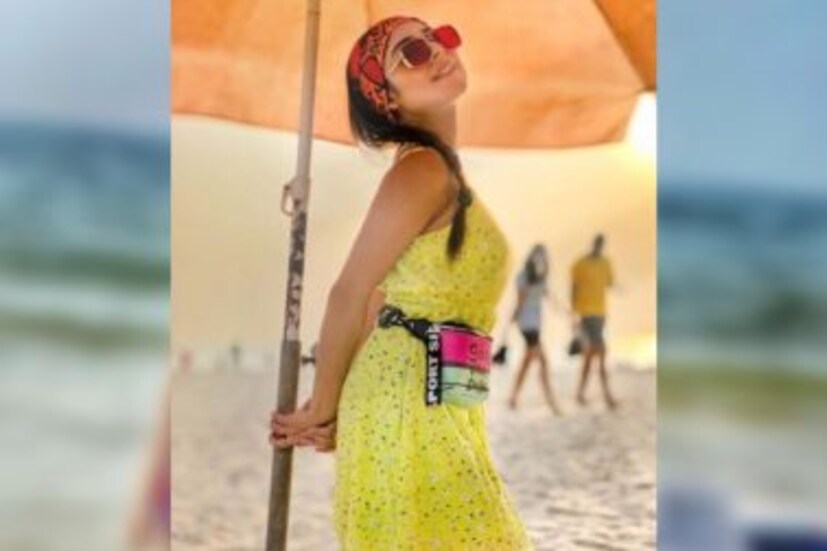  প্রসঙ্গত, টেলিভিশনের অত্যন্ত জনপ্রিয় মুখ অদ্রিজা। শেষ তাঁকে দুর্গা দুর্গেশ্বরী ধারাবাহিকে দেখা গিয়েছে। তাঁর বিপরীতে অভিনয় করেছিলেন রবি শাহ। এছাড়াও বড় পর্দায়ও কাজ করেছেন অভিনেত্রী। 