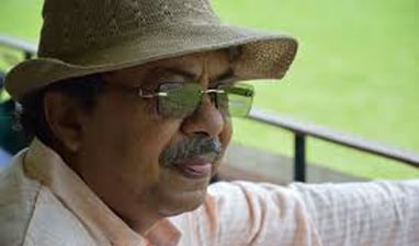 মন্ত্রী রাজীব বন্দ্যোপাধ্যায়ের মন্তব্যের কড়া সমালোচনা তৃণমূলের আরেক মন্ত্রী অরূপ রায়ের মুখে ৷ বলেন, ‘চোরের মায়ের বড় গলা। দলে থেকে ব্ল্যাকমেলিং করা যাবে না।যারা বেশি পায় তারা আরও বেশি চায় ৷ এদের দলের জন্য কোনও আত্মত্যাগ নেই, শুধু নিতেই এসেছে ৷ ’ মন্ত্রী রাজীব বন্দ্যোপাধ্যায়ের মন্তব্যের কড়া সমালোচনা তৃণমূলের আরেক মন্ত্রী অরূপ রায়ের মুখে ৷ বলেন, ‘চোরের মায়ের বড় গলা। দলে থেকে ব্ল্যাকমেলিং করা যাবে না।যারা বেশি পায় তারা আরও বেশি চায় ৷ এদের দলের জন্য কোনও আত্মত্যাগ নেই, শুধু নিতেই এসেছে ৷ ’