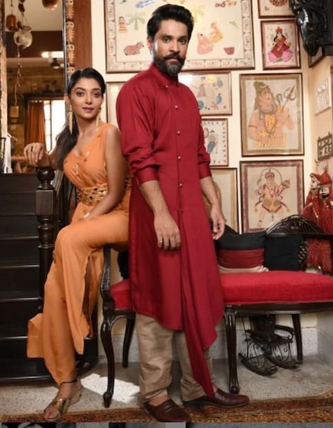 উত্তম কুমারের নাতির বিয়ের দ্বিতীয় ইনিংসের সূচনা হল ৯ ডিসেম্বর৷ দম্পতি বিয়ের আগে থেকেই নিজেদের কাজের মাধ্যমে দারুণ পপুলার৷ আর বিয়ের বিয়ের পর সেই জনপ্রিয়তা আর বাড়বে এমনটাই মত তাঁদের ফ্যানদের৷Photo Courtesy- Instagram