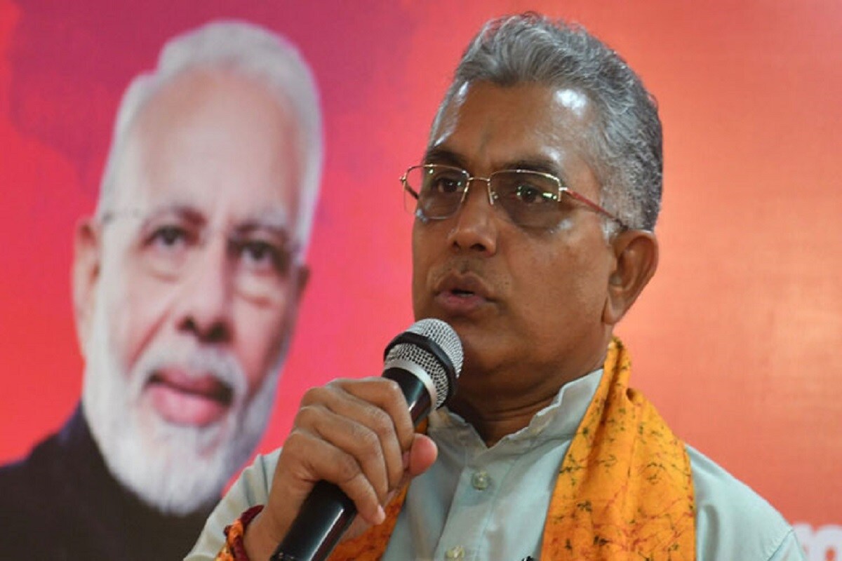 ফের স্বমহিমায় বিজেপির রাজ্য সভাপতি দিলীপ ঘোষ তিনি হুঙ্কার ছেড়েছেন যেখানে খুশি সেখানে মিটিং করবেন ৷ ফাইল ছবি ৷ ফের স্বমহিমায় বিজেপির রাজ্য সভাপতি দিলীপ ঘোষ তিনি হুঙ্কার ছেড়েছেন যেখানে খুশি সেখানে মিটিং করবেন ৷ ফাইল ছবি ৷