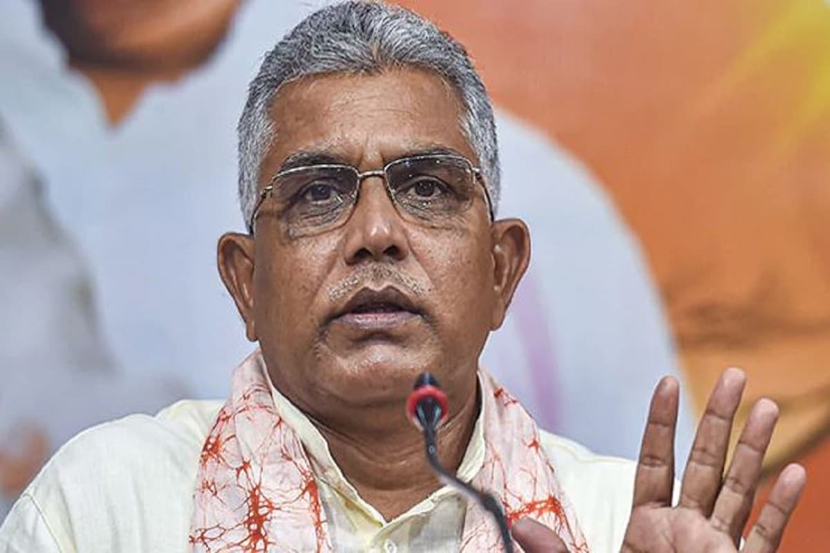 তবে সাম্প্রতিক কালে রাজ্যের আর পদত্যাগী মন্ত্রী লক্ষ্মীরতন শুক্লা এখনই বিজেপি-তে যাচ্ছেন না বলেই খবর৷ লক্ষ্মী আগেই জানিয়েছিলেন, আপাতত রাজনীতি থেকে বিরতি নিতে চান তিনি৷ তবে সাম্প্রতিক কালে রাজ্যের আর পদত্যাগী মন্ত্রী লক্ষ্মীরতন শুক্লা এখনই বিজেপি-তে যাচ্ছেন না বলেই খবর৷ লক্ষ্মী আগেই জানিয়েছিলেন, আপাতত রাজনীতি থেকে বিরতি নিতে চান তিনি৷