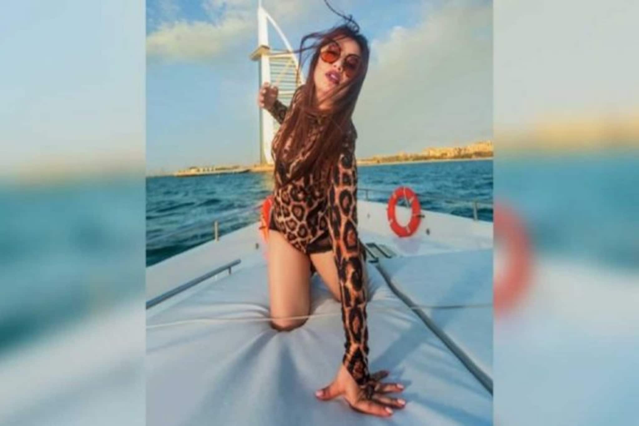 দুবাইয়ে 'হট' বিকিনিতে 'সুপারহট' মিউজিক ভিডিও শুট করলেন এনা সাহা, ভিডিও ভাইরাল