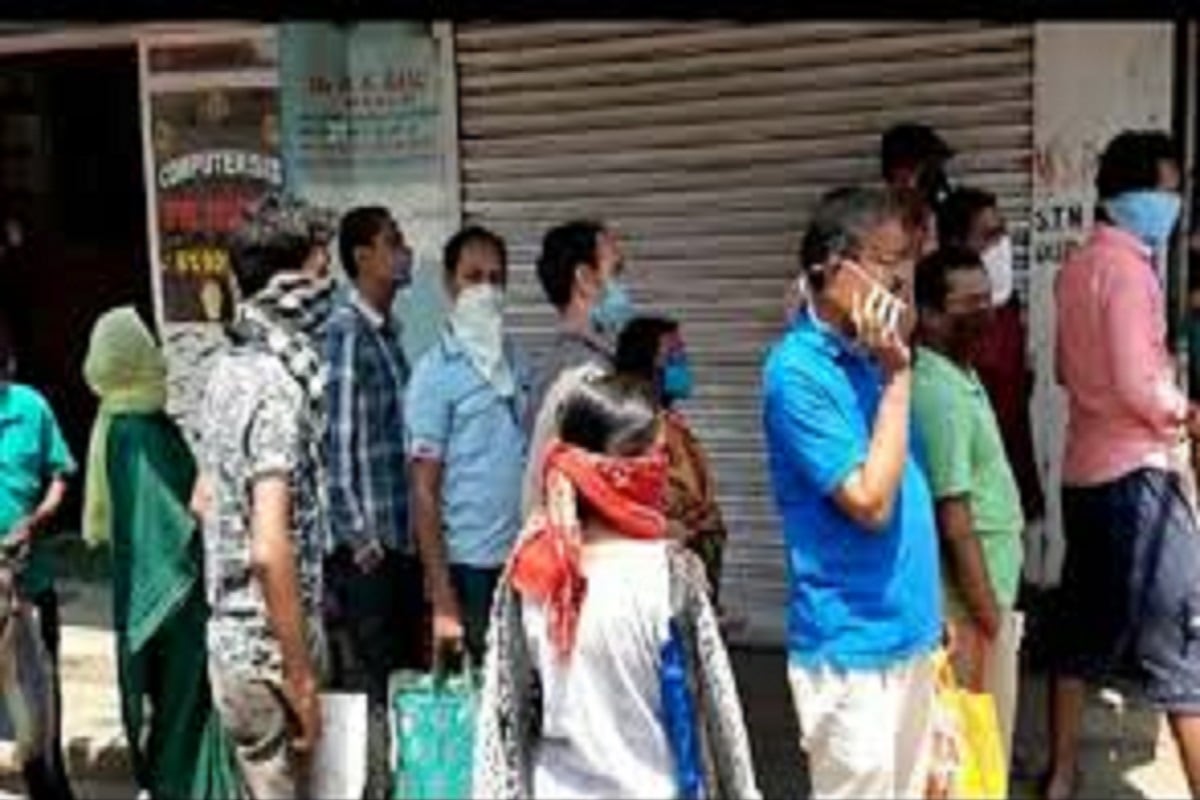 এই ধরনের কোনও মেসেজ জন সাধারণ যদি পেয়ে থাকেন সেক্ষেত্রে পিআইবি ফ্যাক্ট চেকের জন্য https://factcheck.pib.gov.in/ অথবা হোয়াটসঅ্যাপ নম্বর +918799711259 অথবা ই-মেলও করতে পারেন pibfactcheck@gmail.com অথবা যাবতীয় তথ্য পেতে লগইন করুন https://pib.gov.in. প্রতীকী ছবি ৷ এই ধরনের কোনও মেসেজ জন সাধারণ যদি পেয়ে থাকেন সেক্ষেত্রে পিআইবি ফ্যাক্ট চেকের জন্য https://factcheck.pib.gov.in/ অথবা হোয়াটসঅ্যাপ নম্বর +918799711259 অথবা ই-মেলও করতে পারেন pibfactcheck@gmail.com অথবা যাবতীয় তথ্য পেতে লগইন করুন https://pib.gov.in. প্রতীকী ছবি ৷