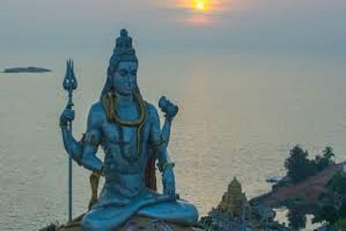 তিনিই জীবনের নানান পর্ব জুড়ে আছেন ৷ জীবনের নানান প্রান্তেই তাঁর আনাগোণা ৷ মহাদেব অল্পতেই সন্তুষ্ট বলে তাঁকে আশুতোষ বলা হয় ৷ তিনিই জীবনের নানান পর্ব জুড়ে আছেন ৷ জীবনের নানান প্রান্তেই তাঁর আনাগোণা ৷ মহাদেব অল্পতেই সন্তুষ্ট বলে তাঁকে আশুতোষ বলা হয় ৷