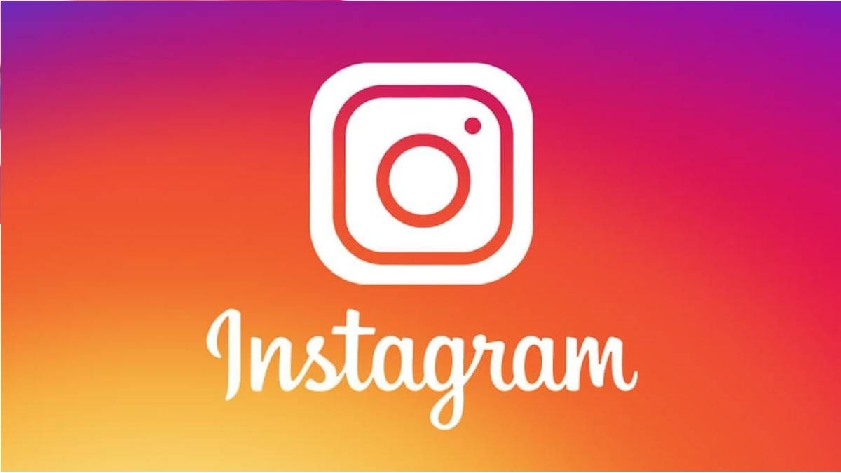 Facebook-এর তরফে জানানো হয়েছে, লঞ্চের পাশাপাশি Instagram-এর এই ফিচারের যাবতীয় সুরক্ষা ও নিরাপত্তার ব্যবস্থার কথাও মাথায় রাখা হয়েছে। সব চেয়ে বড় বিষয় হল, এই মোড মূলত ব্যক্তিগত চ্যাটের সঙ্গেই সম্পর্কযুক্ত। আর এই মোড নির্বাচন করা হবে কি না, তা পুরোটাই নির্ভর করছে ব্যক্তিবিশেষের উপরে। আপনি ভ্যানিশ মোড ব্যবহার করার সময়ে কেউ যদি আপনার চ্যাটের স্ক্রিনশট নেন, তা হলে সেই বিষয়টিও বুঝতে পারবেন আপনি। এ ক্ষেত্রে নোটিফিকেশনের মাধ্যমে স্ক্রিনশট নেওয়ার বিষয়টি জানতে পারবেন সংশ্লিষ্ট ব্যবহারকারী। এর পরও যদি কেউ নিরাপত্তাহীনতায় ভুগতে শুরু করেন, তা হলে সামনের জনকে ব্লক করা যেতে পারে। সংশ্লিষ্ট চ্যাট নিয়ে রিপোর্টও করা যাবে। Facebook-এর তরফে জানানো হয়েছে, লঞ্চের পাশাপাশি Instagram-এর এই ফিচারের যাবতীয় সুরক্ষা ও নিরাপত্তার ব্যবস্থার কথাও মাথায় রাখা হয়েছে। সব চেয়ে বড় বিষয় হল, এই মোড মূলত ব্যক্তিগত চ্যাটের সঙ্গেই সম্পর্কযুক্ত। আর এই মোড নির্বাচন করা হবে কি না, তা পুরোটাই নির্ভর করছে ব্যক্তিবিশেষের উপরে। আপনি ভ্যানিশ মোড ব্যবহার করার সময়ে কেউ যদি আপনার চ্যাটের স্ক্রিনশট নেন, তা হলে সেই বিষয়টিও বুঝতে পারবেন আপনি। এ ক্ষেত্রে নোটিফিকেশনের মাধ্যমে স্ক্রিনশট নেওয়ার বিষয়টি জানতে পারবেন সংশ্লিষ্ট ব্যবহারকারী। এর পরও যদি কেউ নিরাপত্তাহীনতায় ভুগতে শুরু করেন, তা হলে সামনের জনকে ব্লক করা যেতে পারে। সংশ্লিষ্ট চ্যাট নিয়ে রিপোর্টও করা যাবে।