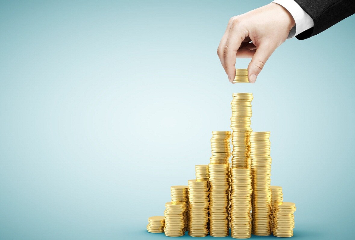 অ্যানুইটিজ (Annuities) - LIC-এর অ্যানুইটি প্ল্যান অর্থাৎ জীবন অক্ষয় (Jeevan Akshay VII), জীবন শক্তি (Jeevan Shanti) সহ একাধিক প্ল্যানেও নজর দেওয়া যেতে পারে। এই ধরনের প্ল্যানে সুদের হার (Interest Rate) ৫.৩৮-৫.৬৭ শতাংশ। ন্যূনতম বিনিয়োগের পরিমাণ ১ লক্ষ টাকা। জীবন বিমাকারীদের (Life Insurers) মাধ্যমে এই প্ল্যান করা যেতে পারে। অ্যানুইটিজ (Annuities) - LIC-এর অ্যানুইটি প্ল্যান অর্থাৎ জীবন অক্ষয় (Jeevan Akshay VII), জীবন শক্তি (Jeevan Shanti) সহ একাধিক প্ল্যানেও নজর দেওয়া যেতে পারে। এই ধরনের প্ল্যানে সুদের হার (Interest Rate) ৫.৩৮-৫.৬৭ শতাংশ। ন্যূনতম বিনিয়োগের পরিমাণ ১ লক্ষ টাকা। জীবন বিমাকারীদের (Life Insurers) মাধ্যমে এই প্ল্যান করা যেতে পারে।