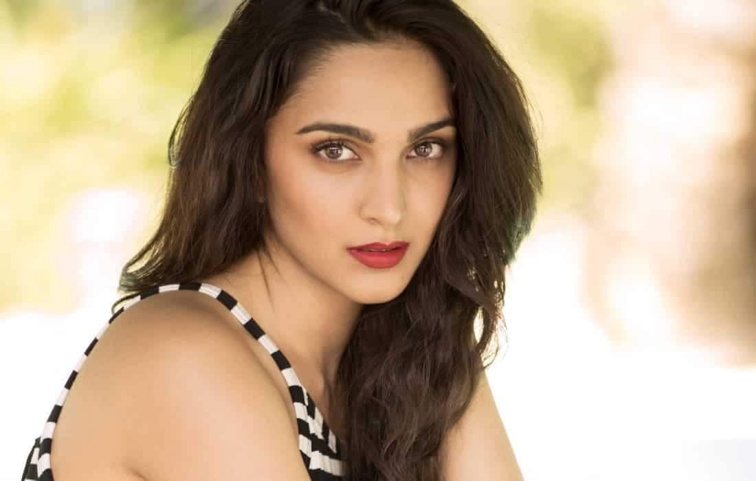 কিয়ারার সাফ উত্তর- শুধুই ভালবাসা খুঁজছি, এটুকুই লেখা থাকত সেখানে! সাক্ষাৎকারে কিয়ারা জানিয়েছেন যে এর আগে ডেটিং অ্যাপ সম্পর্কে কোনও ধারণাই তাঁর ছিল না। ইন্দু কি জওয়ানি করার সময় তিনি গুগল (Google) সার্চ করে এই নিয়ে পড়াশোনা করেছেন। কিয়ারার সাফ উত্তর- শুধুই ভালবাসা খুঁজছি, এটুকুই লেখা থাকত সেখানে! সাক্ষাৎকারে কিয়ারা জানিয়েছেন যে এর আগে ডেটিং অ্যাপ সম্পর্কে কোনও ধারণাই তাঁর ছিল না। ইন্দু কি জওয়ানি করার সময় তিনি গুগল (Google) সার্চ করে এই নিয়ে পড়াশোনা করেছেন।