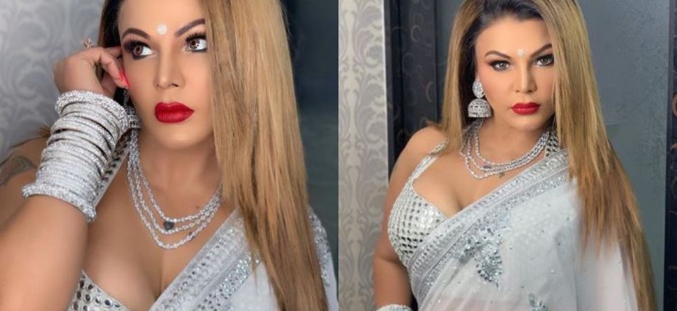 রাখি জানান, '' বলিটাউনে কামব্যাক করার জন্য টাকা প্রয়োজন আর বিগ-বসের সিজন ১৪-এ জিততে পারলে তিনি ৫০ লক্ষ টাকা পাবেন, তাতে করে বলিটাউনে ফিরে আসা খানিক সহজ হবে। বিগ বসের শোয়ে বিজয়ী হওয়া তাঁর কাছে স্বপ্ন।'' রাখি জানান, '' বলিটাউনে কামব্যাক করার জন্য টাকা প্রয়োজন আর বিগ-বসের সিজন ১৪-এ জিততে পারলে তিনি ৫০ লক্ষ টাকা পাবেন, তাতে করে বলিটাউনে ফিরে আসা খানিক সহজ হবে। বিগ বসের শোয়ে বিজয়ী হওয়া তাঁর কাছে স্বপ্ন।''