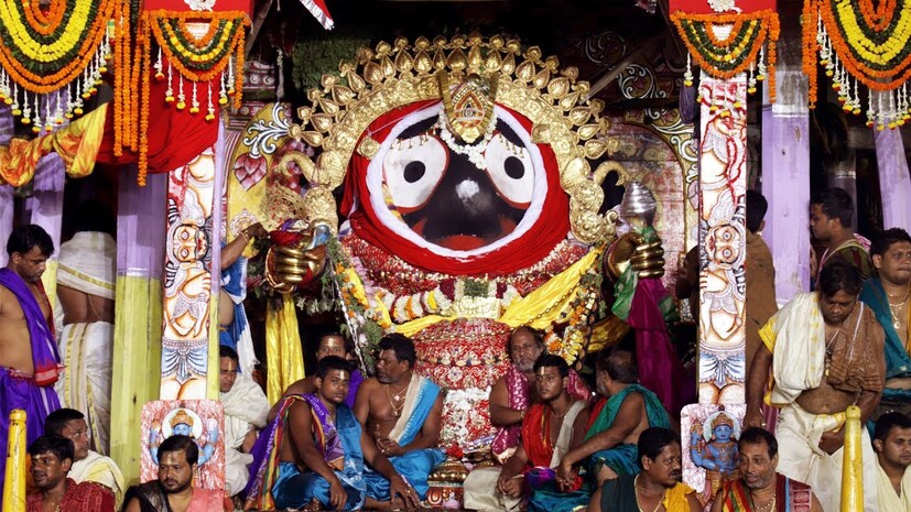 • অবশেষে ভক্তদের জন্য তা ফের খুলল । জগন্নাথ মন্দির কমিটি ছাতিসা নিয়োগের তরফে রাজ্য সরকারের কাছে এই মন্দির ফের খোলার প্রস্তাব পাঠানো হয়েছিল । সেই প্রস্তাবে শিলমোহর পড়েছে সরকারের তরফে ।