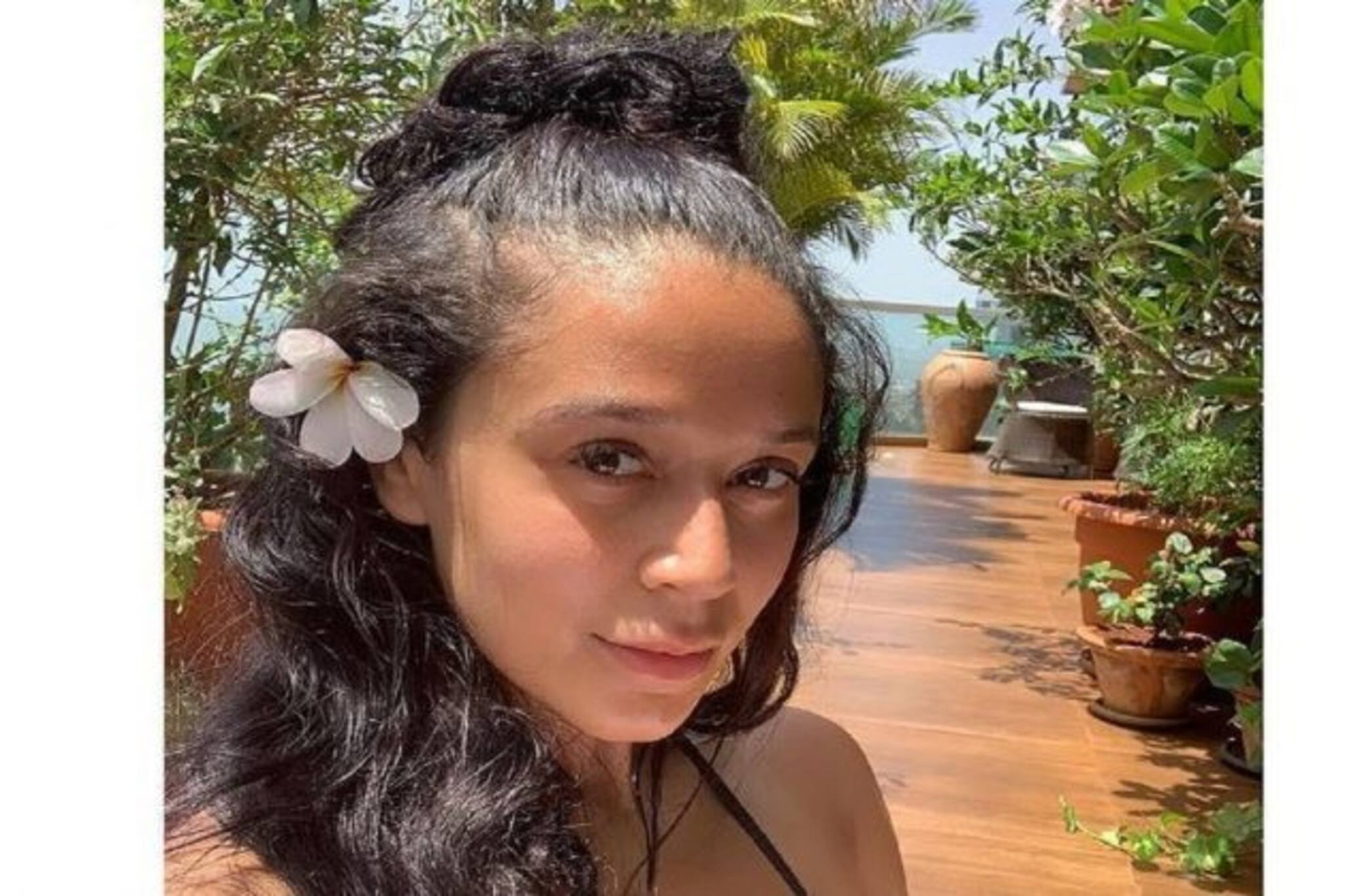 এ কী কাণ্ড! গোটা বাড়ি শুধু অন্তর্বাস পরে ঘুরে বেড়াচ্ছেন জ্যাকি শ্রফ কন্যা কৃষ্ণা