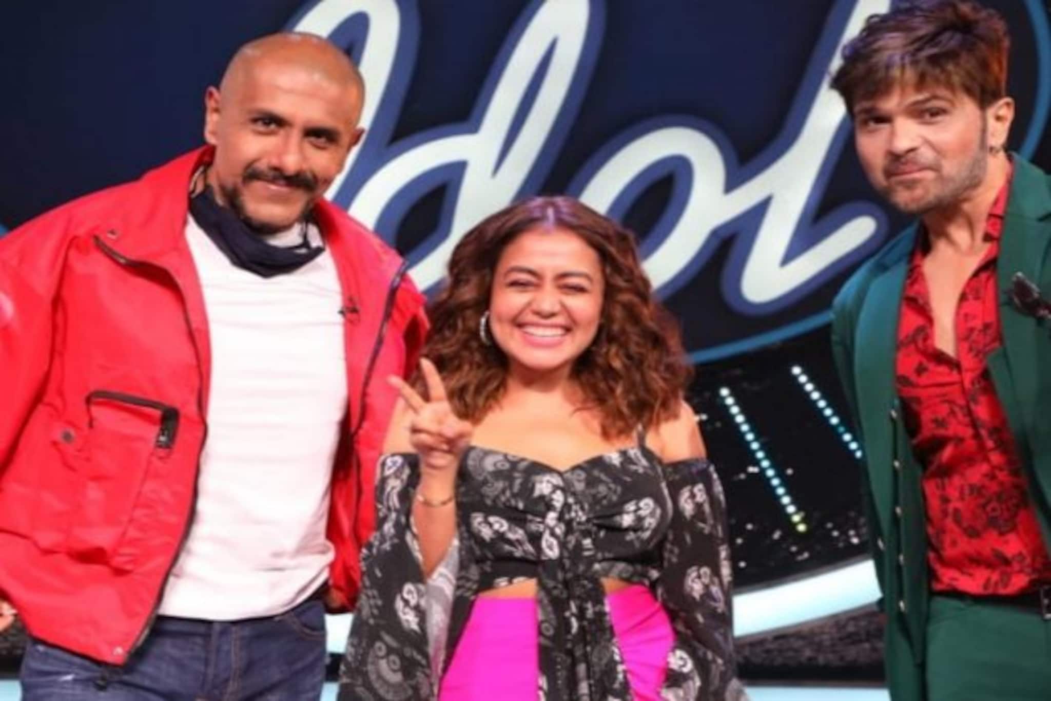 সুইমিংপুলে কখনও মল-মূত্র ত্যাগ করেছ ? বিশাল ও হিমেশকে হঠাৎ প্রশ্ন করে বসলেন নেহা