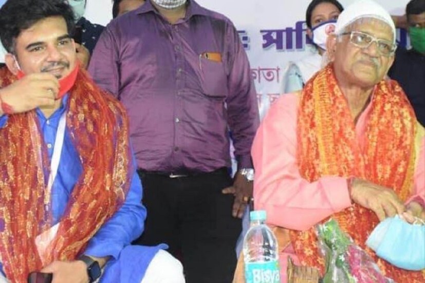 যেমন বলা হয় যে বিয়ে মানে সাত জন্মের সম্পর্ক, সেই সূত্র ধরেই যেন পরের সাত জন্মও যেন তোমাদের বাবা-মা হিসেবে পাই৷ তোমায় মিস করি মা৷ লিখলেন ছেলে সায়নদেব৷
