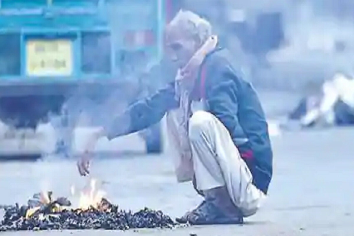 হিমালয়ের পশ্চিমাঞ্চলের কিছু জায়গায় শিলাবৃষ্টির পূর্বাভাস। উত্তর পশ্চিম ভারত এবং মধ্য ভারতের অনেক জায়গায় শীত প্রবাহ চলছে, বলে জানয়েছে আবহাওয়া দফতর। আগামী ২৪ ঘন্টা একই রকম আবহাওয়া থাকবে পঞ্জাব, হরিয়ানা, চণ্ডীগড়, দিল্লি, পশ্চিম উত্তর প্রদেশ এবং উত্তর রাজস্থানে। হিমালয়ের পশ্চিমাঞ্চলের কিছু জায়গায় শিলাবৃষ্টির পূর্বাভাস। উত্তর পশ্চিম ভারত এবং মধ্য ভারতের অনেক জায়গায় শীত প্রবাহ চলছে, বলে জানয়েছে আবহাওয়া দফতর। আগামী ২৪ ঘন্টা একই রকম আবহাওয়া থাকবে পঞ্জাব, হরিয়ানা, চণ্ডীগড়, দিল্লি, পশ্চিম উত্তর প্রদেশ এবং উত্তর রাজস্থানে।