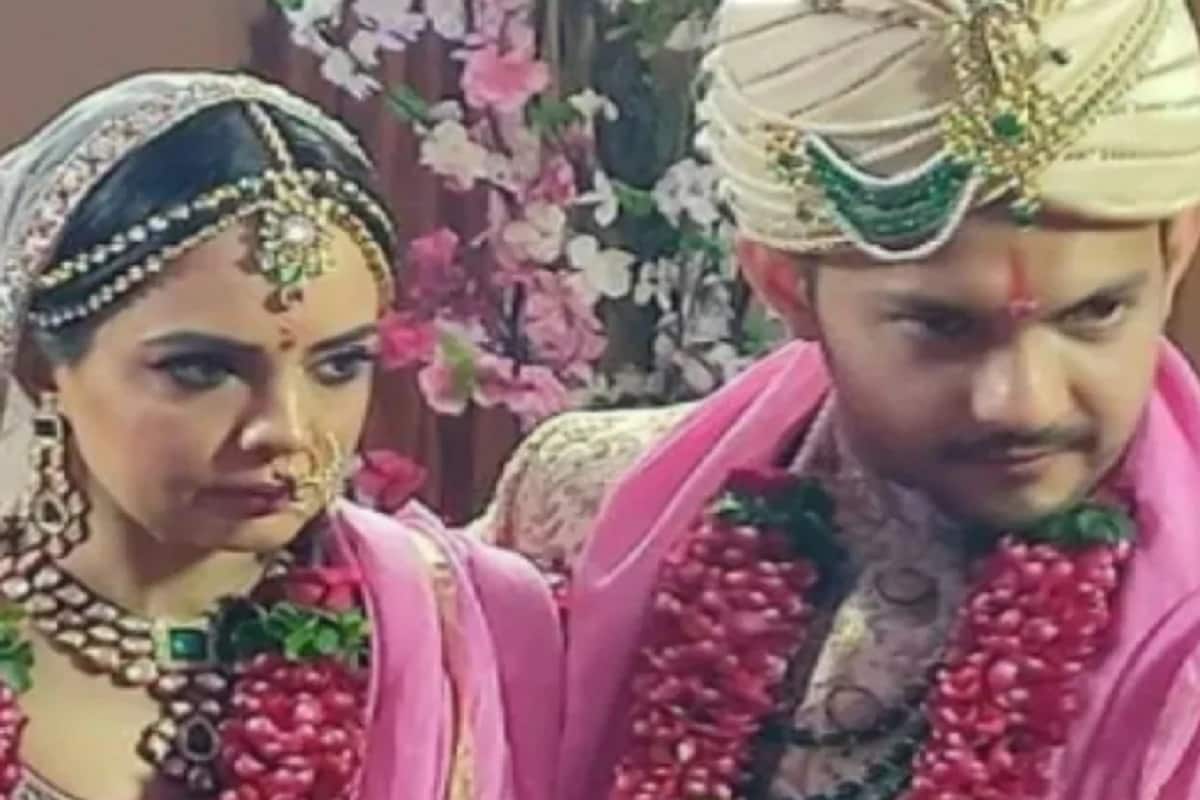 করোনা ভাইরাসের সংক্রমণের ফলে হাতেগোণা আত্মীয় ও বন্ধুবান্ধবের সংখ্যা লক্ষ্য করা গিয়েছে ৷ (ছবি সৌজন্যে ইনস্টাগ্রাম) ৷ করোনা ভাইরাসের সংক্রমণের ফলে হাতেগোণা আত্মীয় ও বন্ধুবান্ধবের সংখ্যা লক্ষ্য করা গিয়েছে ৷ (ছবি সৌজন্যে ইনস্টাগ্রাম) ৷