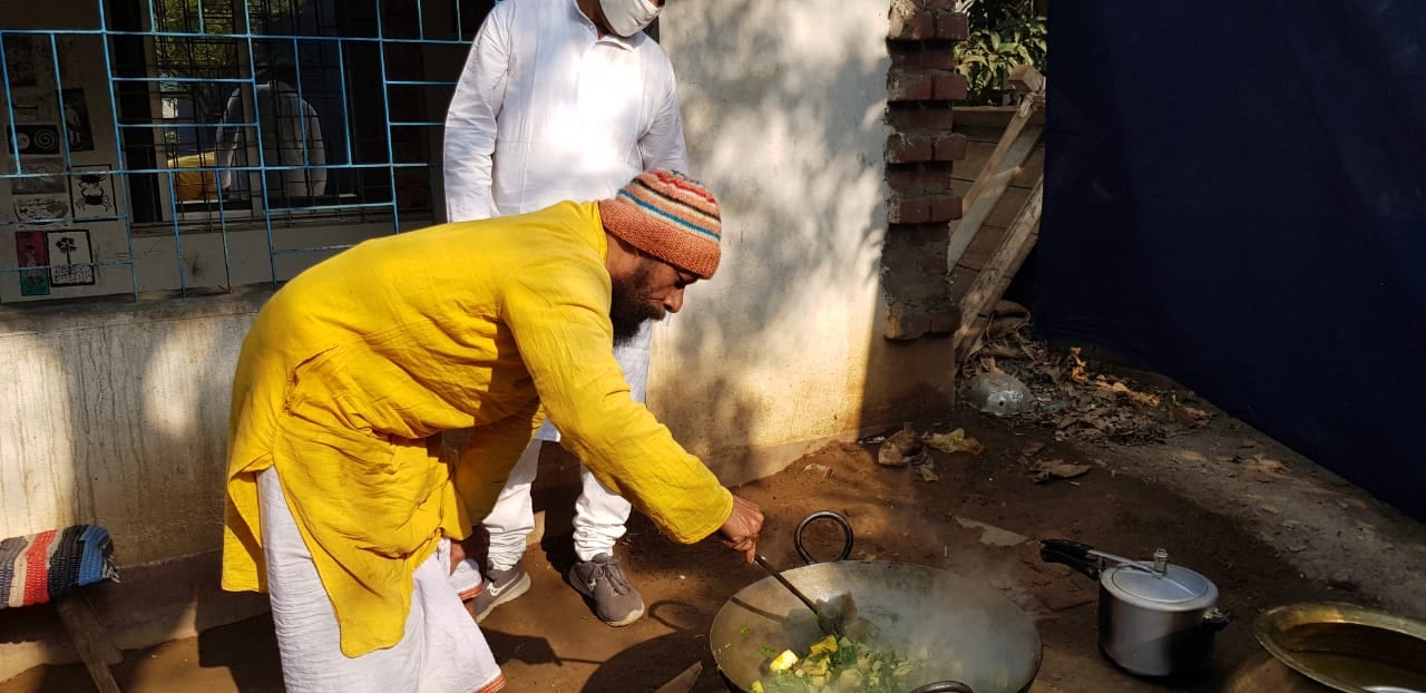 *দুপুর ১২.৩০ মিনিট নাগাদ শ্যামবাটিতে শিল্পী বাসুদেব দাস বাউলের বাড়িতে মধ্যাহ্নভোজ সারবেন মন্ত্রী। *দুপুর ১২.৩০ মিনিট নাগাদ শ্যামবাটিতে শিল্পী বাসুদেব দাস বাউলের বাড়িতে মধ্যাহ্নভোজ সারবেন মন্ত্রী।