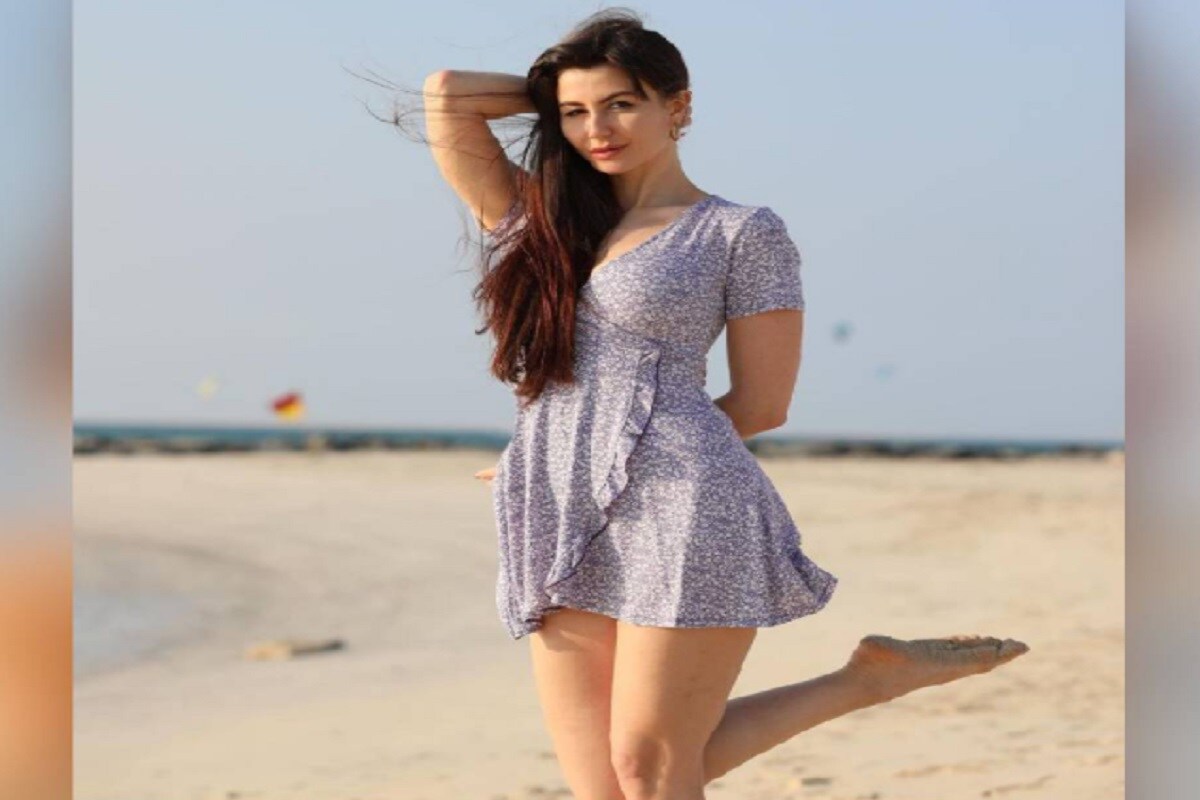ভক্তরা প্রতিটি ছবিতে দারুণ মন্তব্য করতে দেখা গিয়েছে ৷ লাগাতার মন্তব্যের জেরে সরগরম হয়েছে সোশ্যাল মিডিয়ায় ৷ ছবি সৌজন্যে ইনস্টাগ্রাম ৷ ভক্তরা প্রতিটি ছবিতে দারুণ মন্তব্য করতে দেখা গিয়েছে ৷ লাগাতার মন্তব্যের জেরে সরগরম হয়েছে সোশ্যাল মিডিয়ায় ৷ ছবি সৌজন্যে ইনস্টাগ্রাম ৷