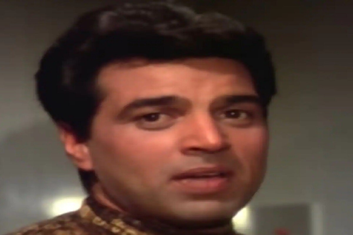 এই গানটি দর্মেন্দ্র অভিনীত জীবন-মৃত্যু, আয়া সাবন ঝুমকে ও মেরে হামদম মেরে দোস্ত ছবির ৷ এই গানটি সাথিয়া নহি জানা, চলো সাজনা যাঁহা তক ঘটা চলে ও ঝিলমিল সিতারো কা আঙ্গন হোগা ৷ (Photo: YouTube Grab). এই গানটি দর্মেন্দ্র অভিনীত জীবন-মৃত্যু, আয়া সাবন ঝুমকে ও মেরে হামদম মেরে দোস্ত ছবির ৷ এই গানটি সাথিয়া নহি জানা, চলো সাজনা যাঁহা তক ঘটা চলে ও ঝিলমিল সিতারো কা আঙ্গন হোগা ৷ (Photo: YouTube Grab).