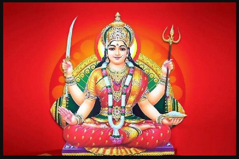 কঠিন এই ব্রত পালনেই হয় মুক্তি৷ অর্থাৎ দুঃখ কষ্ট বিপত্তি সব কিছু বিপদ মা সন্তোষী নিজের তরবারি দিয়ে টলিয়ে দেন৷ মায়ের এক হাতে তরবারি, এক হাতে চালের পাত্র ও অন্য হাতে ত্রিশূল ৷ ১৬ শুক্রবার ধরে টানা পুজো অর্চনা করলেই মা নিজের কৃপা বর্ষণ করেন ৷ Photo- Collected 