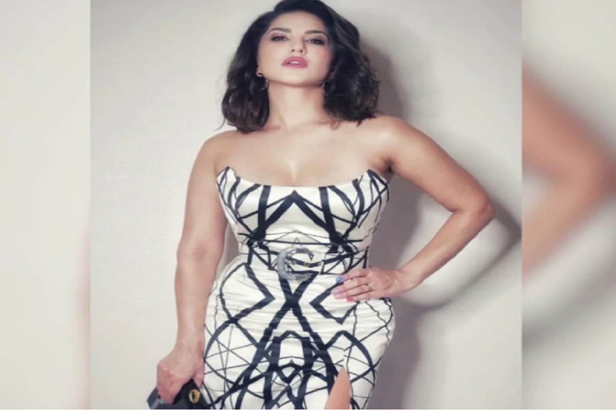 এখনও পর্যন্ত সানি বলিউডের বেশ কিছু ছবিতে অভিনয় করেছেন ৷ তাঁর নৃত্যশৈলীর ভক্ত প্রতিটি মানুষই ৷ ছবি সৌজন্যে ইনস্টাগ্রাম ৷ এখনও পর্যন্ত সানি বলিউডের বেশ কিছু ছবিতে অভিনয় করেছেন ৷ তাঁর নৃত্যশৈলীর ভক্ত প্রতিটি মানুষই ৷ ছবি সৌজন্যে ইনস্টাগ্রাম ৷