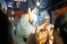 ফের সবাই দেখলেন সোনু সুদের অন্য রূপ! আচমকা উপস্থিত ফাস্ট ফুডের দোকানে ফের সবাই দেখলেন সোনু সুদের অন্য রূপ! আচমকা উপস্থিত ফাস্ট ফুডের দোকানে