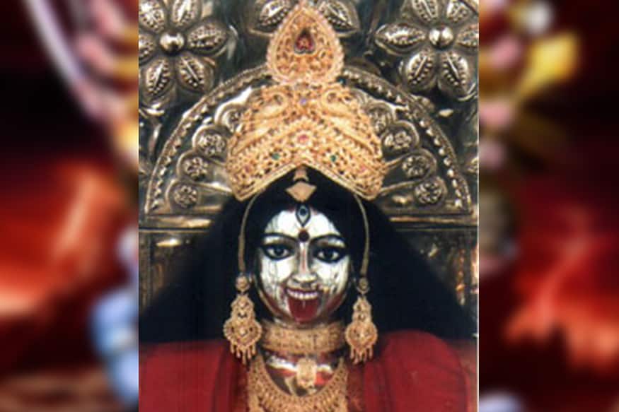 মা তারা এমন এক শক্তি যা জীবনকে গুছিয়ে নিতে সাহায্য করে ৷ জীবনের প্রতিটি ক্ষেত্রেই সংঘবদ্ধ ভাবে এগিয়ে চলার বর পাওয়া যায় মা তারার আশীর্বাদে ৷ মা তারা এমন এক শক্তি যা জীবনকে গুছিয়ে নিতে সাহায্য করে ৷ জীবনের প্রতিটি ক্ষেত্রেই সংঘবদ্ধ ভাবে এগিয়ে চলার বর পাওয়া যায় মা তারার আশীর্বাদে ৷