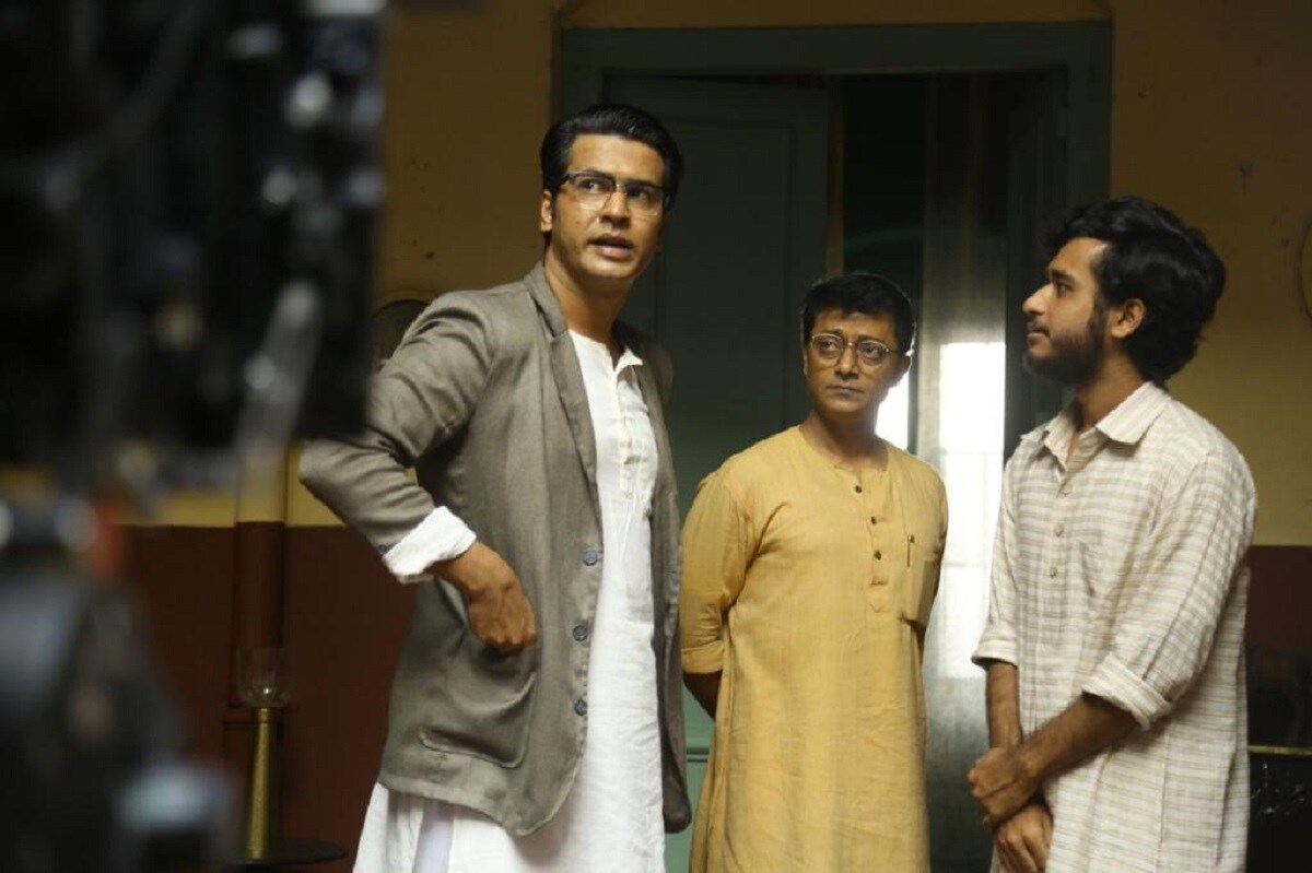 শরদিন্দু বন্দ্যোপাধ্যায়ের এই নায়কটি বাঙালির অতি প্রিয়। পর্দায় নানা ভাষায়, নানা রকম করে তৈরি হয়েছে এই চরিত্র। অনির্বাণকে ব্যোমকেশ হিসেবে দর্শকের ভালোই লেগেছে। সুব্রত দত্ত অজিৎ ও সত্যবতী হিসেবে ঋদ্ধিমাও সকলের মনে জায়গা করে নিয়েছেন। শরদিন্দু বন্দ্যোপাধ্যায়ের এই নায়কটি বাঙালির অতি প্রিয়। পর্দায় নানা ভাষায়, নানা রকম করে তৈরি হয়েছে এই চরিত্র। অনির্বাণকে ব্যোমকেশ হিসেবে দর্শকের ভালোই লেগেছে। সুব্রত দত্ত অজিৎ ও সত্যবতী হিসেবে ঋদ্ধিমাও সকলের মনে জায়গা করে নিয়েছেন।