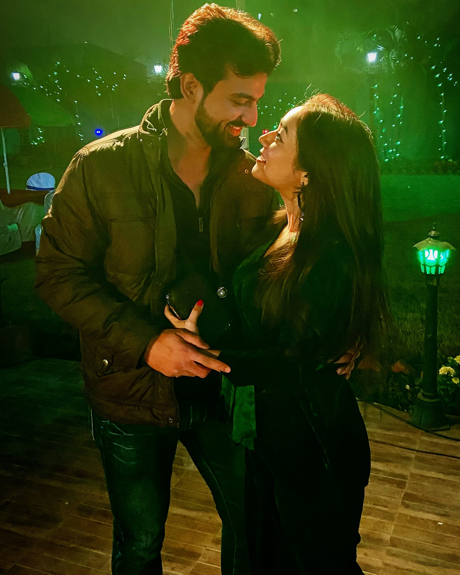 *টিভি-র পর্দায় তাঁরা যথেষ্ট পরিচিত মুখ এই জুটি। একজন ‘এখানে আকাশ নীল’-এর মুখ্য ভিলেন চরিত্র, ডঃ ঝিনুক সেন অর্থাৎ প্রমিতা চক্রবর্তী। আর অন্যজন, ‘সাত ভাই চম্পা’র রাঘব ওরফে রুদ্রজিৎ মুখোপাধ্যায়। ছবি: ইনস্টাগ্রাম । *টিভি-র পর্দায় তাঁরা যথেষ্ট পরিচিত মুখ এই জুটি। একজন ‘এখানে আকাশ নীল’-এর মুখ্য ভিলেন চরিত্র, ডঃ ঝিনুক সেন অর্থাৎ প্রমিতা চক্রবর্তী। আর অন্যজন, ‘সাত ভাই চম্পা’র রাঘব ওরফে রুদ্রজিৎ মুখোপাধ্যায়। ছবি: ইনস্টাগ্রাম ।