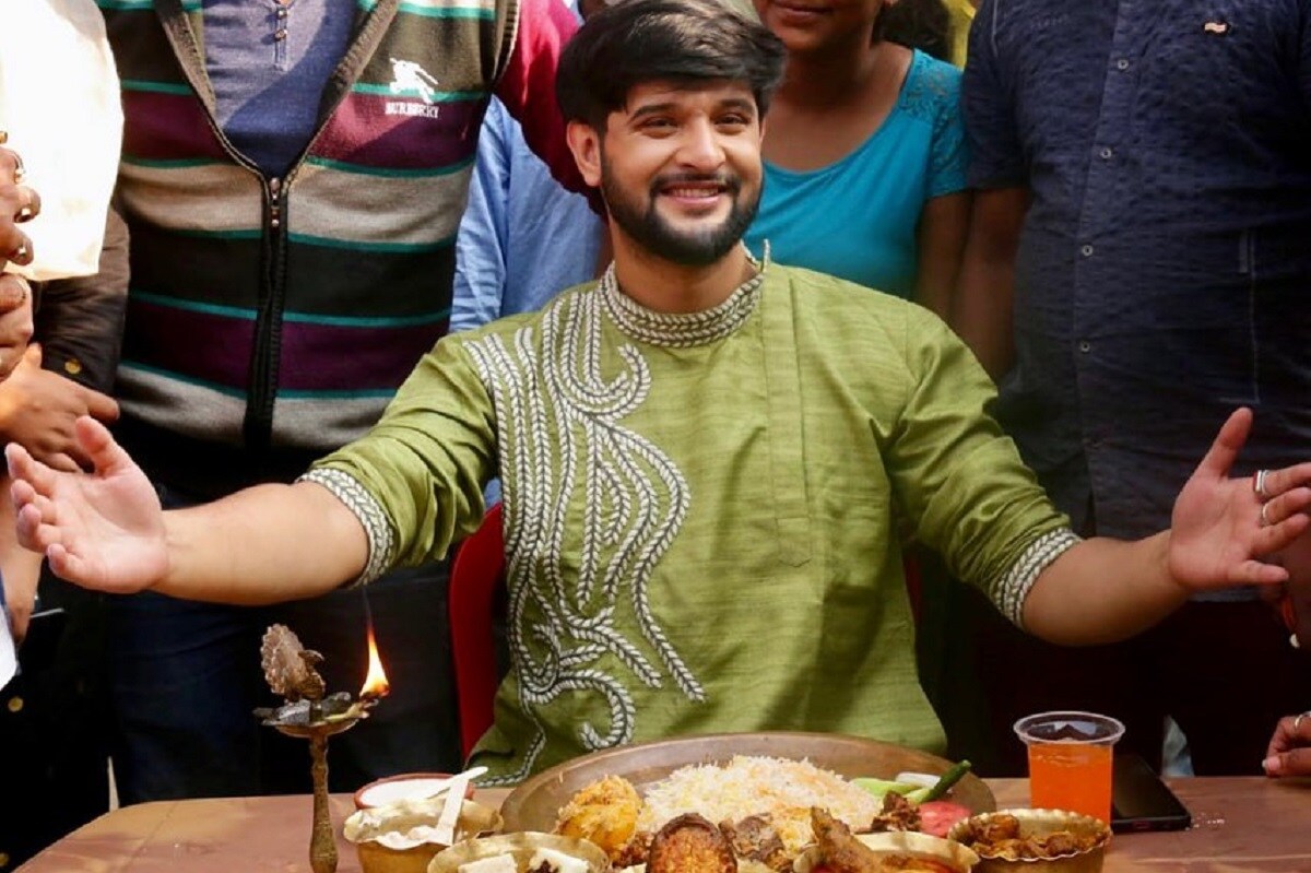 তার আগেই নীলের আইবুড়ো ভাতের অনুষ্ঠান শুরু। 'কৃষ্ণকলি' ধারাবহিকের সেটেই আয়োজন করা হল এই অনুষ্ঠানের। photo source Instagram তার আগেই নীলের আইবুড়ো ভাতের অনুষ্ঠান শুরু। 'কৃষ্ণকলি' ধারাবহিকের সেটেই আয়োজন করা হল এই অনুষ্ঠানের। photo source Instagram