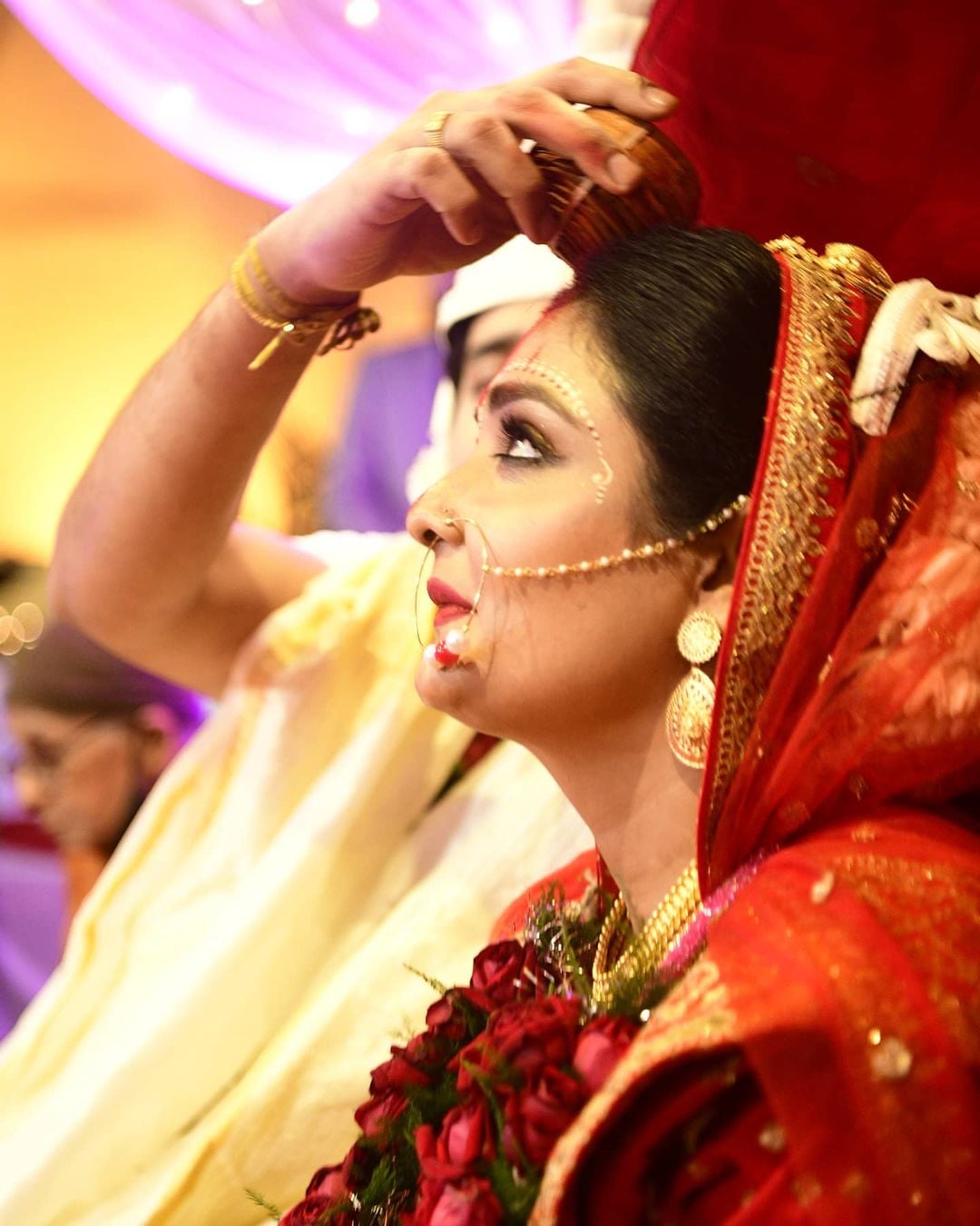 *১৫ জানুয়ারি পরিণতি পেয়েছে সৌরভ-ত্বরিতার প্রেম। ১৭ জানুয়ারি ছিল রাজকীয় রিসেপশনের ব্যবস্থা। উত্তীর্ণতে বিয়ে এবং রিসেপশনের দিন চাঁদের হাট বসেছিল। কে ছিলেন না? ছোট পর্দা থেকে বড় পর্দার অনেকেই দেখা গিয়েছিল। ছবি: ইনস্টাগ্রাম। *১৫ জানুয়ারি পরিণতি পেয়েছে সৌরভ-ত্বরিতার প্রেম। ১৭ জানুয়ারি ছিল রাজকীয় রিসেপশনের ব্যবস্থা। উত্তীর্ণতে বিয়ে এবং রিসেপশনের দিন চাঁদের হাট বসেছিল। কে ছিলেন না? ছোট পর্দা থেকে বড় পর্দার অনেকেই দেখা গিয়েছিল। ছবি: ইনস্টাগ্রাম।