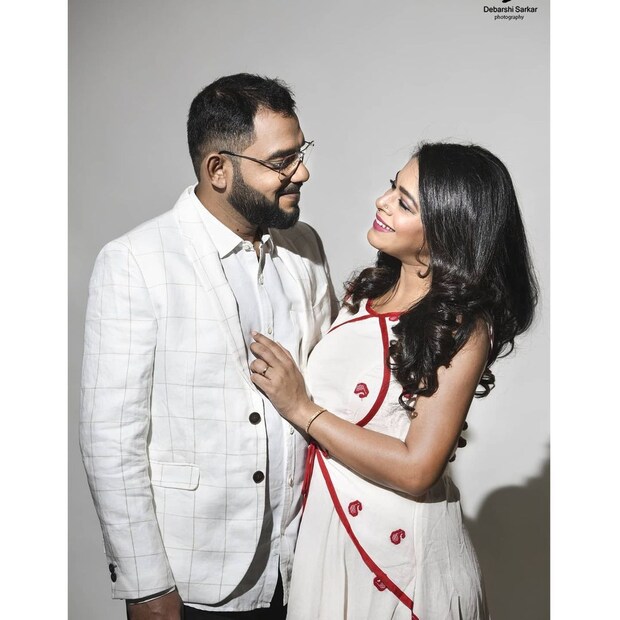  *একই দিনে হবে বিয়ে এবং বৌভাতের অনুষ্ঠান। সিঁদুরদান এবং মালা বদলের পাশাপাশি চলবে দেদার আড্ডা এবং অতিথি আপ্যায়ন। ছবি: ইনস্টাগ্রাম। 