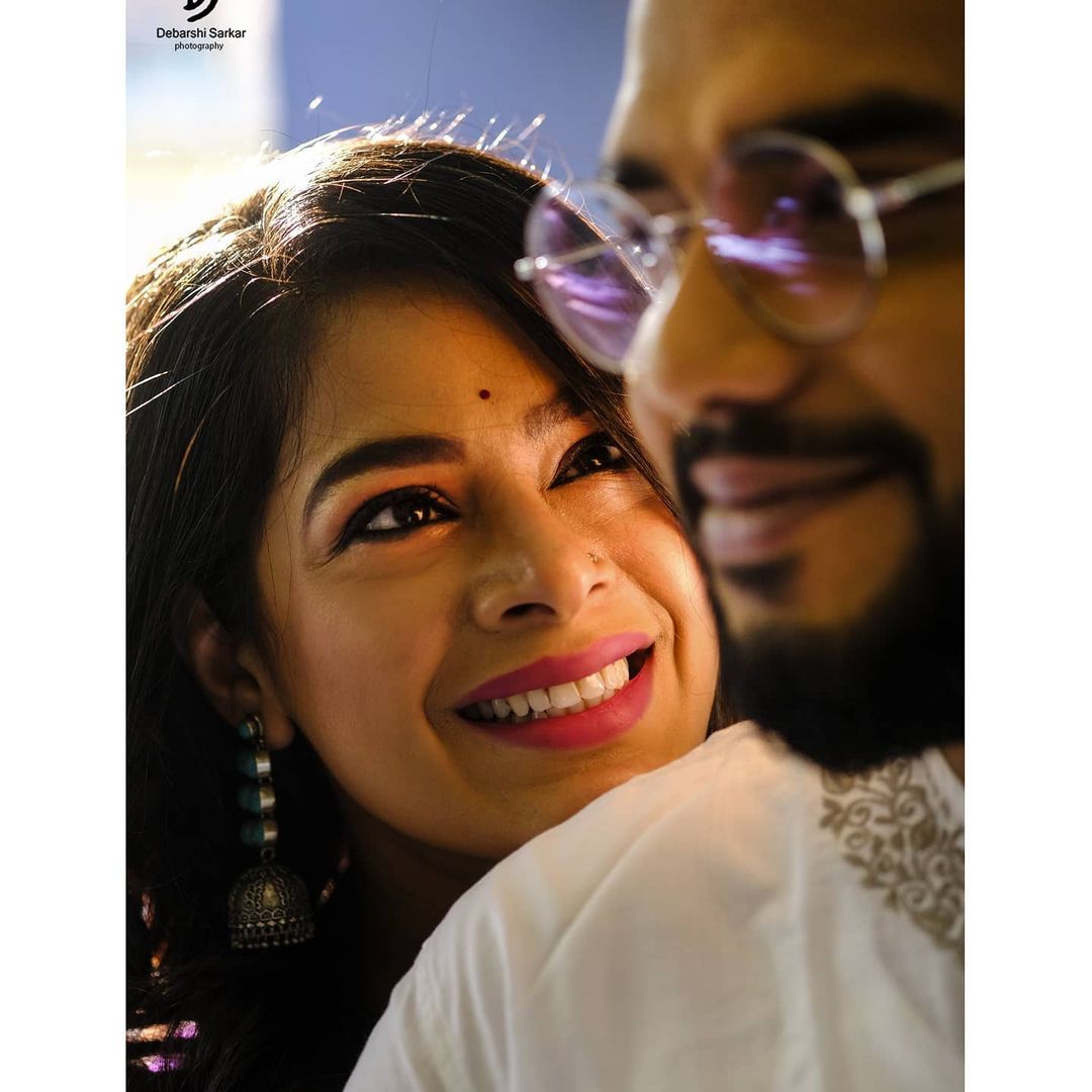 *সকাল-সন্ধ্যা, দু’বেলাই সাবেকি সাজে তাক লাগাবেন নবদম্পতি। দু'জনের বেজায় ব্যস্ত। তাই বিয়ে এবং পরবর্তী অনুষ্ঠানের পোশাক নির্বাচনের দায়িত্ব ন্যস্ত হয়েছে বন্ধু ডিজাইনার অভিষেক রায়ের ওপর। ছবি: ইনস্টাগ্রাম। *সকাল-সন্ধ্যা, দু’বেলাই সাবেকি সাজে তাক লাগাবেন নবদম্পতি। দু'জনের বেজায় ব্যস্ত। তাই বিয়ে এবং পরবর্তী অনুষ্ঠানের পোশাক নির্বাচনের দায়িত্ব ন্যস্ত হয়েছে বন্ধু ডিজাইনার অভিষেক রায়ের ওপর। ছবি: ইনস্টাগ্রাম।