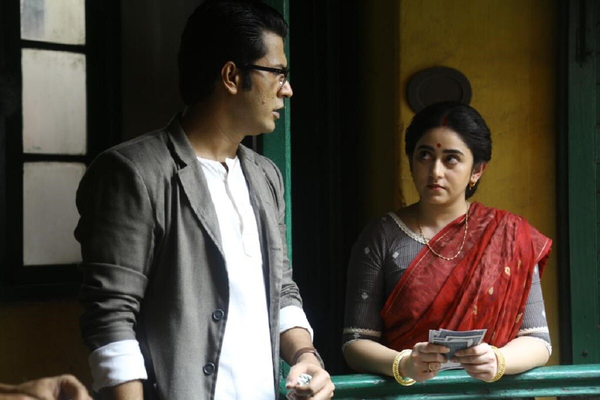 শীতকাল মানে লেপ কম্বল, খাওয়া-দাওয়া, চড়ুইভাতি। এই সময়টাকে ব্যোমকেশ, ফেলুদা কাল বললেও মন্দ হয় না। একদিকে সিরিজ আকারে ছোট পর্দায় ফেলুদা নিয়ে হাজির সৃজিত মুখোপাধ্যায়। অন্যদিকে সত্যান্বেষীর ভূমিকায় আরও একবার অবতীর্ণ হলেন অনির্বাণ ভট্টাচার্য। নতুন সিজন নিয়ে হাজির ব্যোমকেশ। শীতকাল মানে লেপ কম্বল, খাওয়া-দাওয়া, চড়ুইভাতি। এই সময়টাকে ব্যোমকেশ, ফেলুদা কাল বললেও মন্দ হয় না। একদিকে সিরিজ আকারে ছোট পর্দায় ফেলুদা নিয়ে হাজির সৃজিত মুখোপাধ্যায়। অন্যদিকে সত্যান্বেষীর ভূমিকায় আরও একবার অবতীর্ণ হলেন অনির্বাণ ভট্টাচার্য। নতুন সিজন নিয়ে হাজির ব্যোমকেশ।