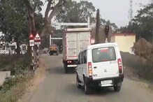 জাতীয় সড়ক ছেড়ে কেন ঘুরপথ ধরলো ভ্যাকসিন বোঝাই গাড়ি? আলোড়ন তুঙ্গে জাতীয় সড়ক ছেড়ে কেন ঘুরপথ ধরলো ভ্যাকসিন বোঝাই গাড়ি? আলোড়ন তুঙ্গে
