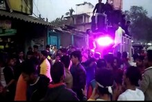 ট্যাব কেনার ১০ হাজার টাকা পেয়ে 'মমতা দি আরেকবার' গানের সঙ্গে নাচ পড়ুয়াদের,দেখুন