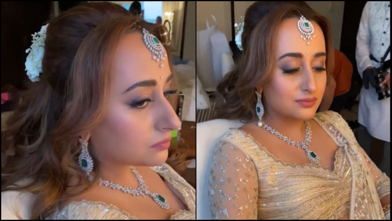 • আর এরপরেই শুরু হয়ে যায় ট্রোলিং । নাতাশার হিরের নেকলেসের সেটটি নাকি পুরোনো । নেটিজেনদের বক্তব্য, ওই সেটটি নাতাশা আগেও একটি হাইপ্রোফাইল বিয়েতে পরেছিলেন । নিজের বিয়েতেও সেই পুরোনো গয়নাতেই সেজেছেন মিসেস ধাওয়ান । এরপরেই শুরু হয় ব্যাপক ট্রোলিং । • আর এরপরেই শুরু হয়ে যায় ট্রোলিং । নাতাশার হিরের নেকলেসের সেটটি নাকি পুরোনো । নেটিজেনদের বক্তব্য, ওই সেটটি নাতাশা আগেও একটি হাইপ্রোফাইল বিয়েতে পরেছিলেন । নিজের বিয়েতেও সেই পুরোনো গয়নাতেই সেজেছেন মিসেস ধাওয়ান । এরপরেই শুরু হয় ব্যাপক ট্রোলিং ।