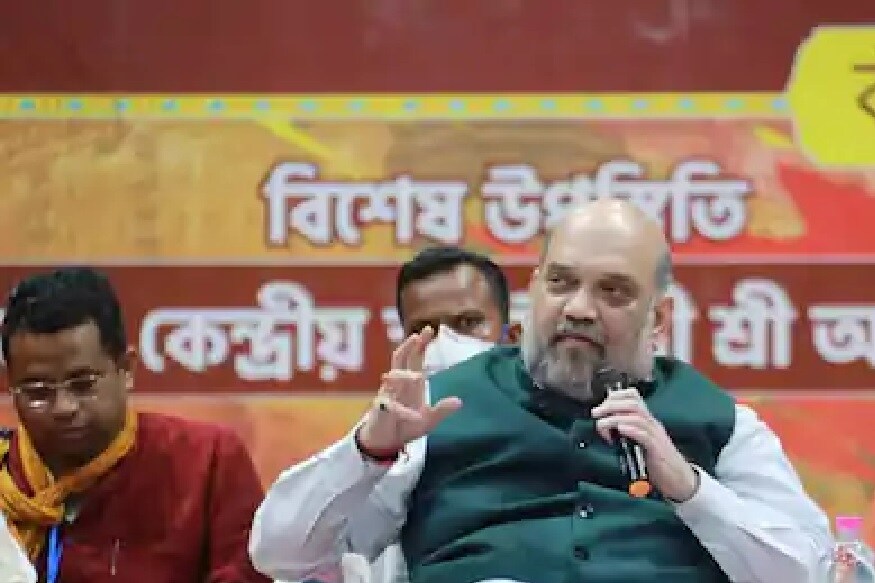 ২০১৯ লোকসভা নির্বাচনের ফল অনুযায়ী ২৯৪টির মধ্যে বিজেপি এগিয়ে ছিল ১২১টি বিধানসভা আসনে৷ আর তৃণমূল এগিয়ে ছিল ১৬৪টি আসনে৷ বিজেপি-তো ইতিমধ্যেই দাবি করতে শুরু করেছে, লোকসভার নির্বাচনের থেকেও বর্তমানে রাজ্যে তাঁদের জনসমর্থন বেড়েছে৷ দলে এসেছেন শুভেন্দু অধিকারীর মতো নেতা৷ তাই বিধানসভা নির্বাচনে বিজেপি ২০০-র বেশি আসনে জিতবে বলেই দাবি করছেন বিজেপি নেতারা৷ ২০১৯ লোকসভা নির্বাচনের ফল অনুযায়ী ২৯৪টির মধ্যে বিজেপি এগিয়ে ছিল ১২১টি বিধানসভা আসনে৷ আর তৃণমূল এগিয়ে ছিল ১৬৪টি আসনে৷ বিজেপি-তো ইতিমধ্যেই দাবি করতে শুরু করেছে, লোকসভার নির্বাচনের থেকেও বর্তমানে রাজ্যে তাঁদের জনসমর্থন বেড়েছে৷ দলে এসেছেন শুভেন্দু অধিকারীর মতো নেতা৷ তাই বিধানসভা নির্বাচনে বিজেপি ২০০-র বেশি আসনে জিতবে বলেই দাবি করছেন বিজেপি নেতারা৷