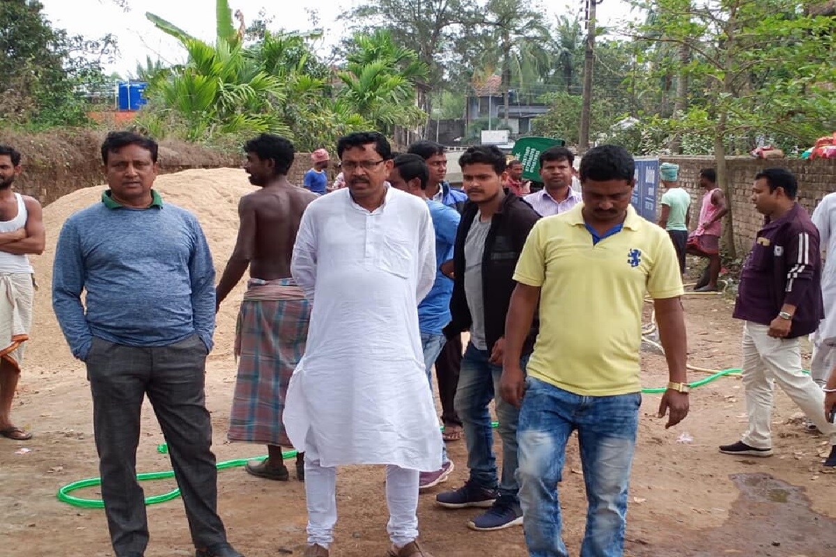তবে এবার দলের অস্বস্তি বাড়িয়ে দীপক বলেছেন,'গত সাড়ে চার বছরে কাজ করতে পারিনি৷ ডায়মন্ড হারবারের মানুষ এর জবাব দেবে৷' তবে এবার দলের অস্বস্তি বাড়িয়ে দীপক বলেছেন,'গত সাড়ে চার বছরে কাজ করতে পারিনি৷ ডায়মন্ড হারবারের মানুষ এর জবাব দেবে৷'