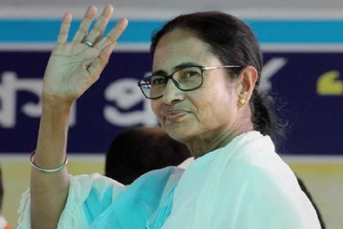 উৎসব কমিটির প্রধান শেখ সুফিয়ান অবশ্য বলেন, 'নন্দীগ্রামকে মমতা বন্দ্যোপাধ্যায় কখনওই ভোলেনি। তাই প্রতি বছরের মতো এবছরেও নন্দীগ্রাম পল্লি উৎসব কমিটির উদ্যোগে আয়োজিত গণবিবাহ অনুষ্ঠানে নব দম্পতিদের উপহার পাঠিয়েছেন তিনি৷'Info - Sujit Bhowmik উৎসব কমিটির প্রধান শেখ সুফিয়ান অবশ্য বলেন, 'নন্দীগ্রামকে মমতা বন্দ্যোপাধ্যায় কখনওই ভোলেনি। তাই প্রতি বছরের মতো এবছরেও নন্দীগ্রাম পল্লি উৎসব কমিটির উদ্যোগে আয়োজিত গণবিবাহ অনুষ্ঠানে নব দম্পতিদের উপহার পাঠিয়েছেন তিনি৷'Info - Sujit Bhowmik