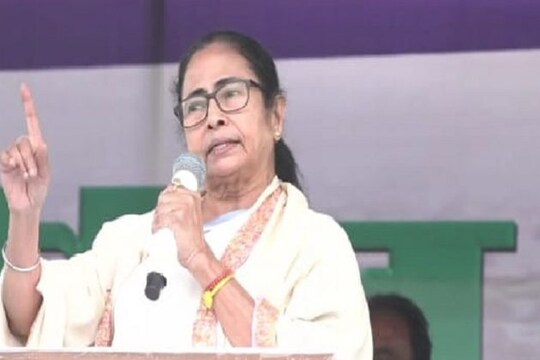 পুরুলিয়ায় মমতা বন্দ্যোপাধ্যায়।
